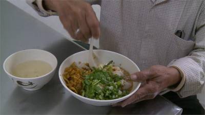 廣西太太思念家鄉味 老闆竹山開店賣起「卷筒粉」