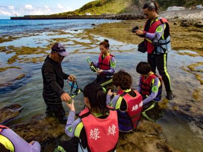 【趣吧】綠島生態旅遊:烤柴魚挑花生!綠島深度旅遊Top5玩法大解密