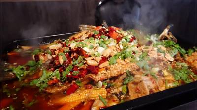 夏天吃川菜 重慶烤魚溫辣改良多了台灣味