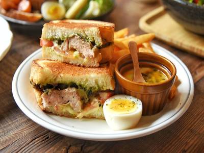 文青最愛!「hoyo cafe」隱身台中西區的藝文早午餐店