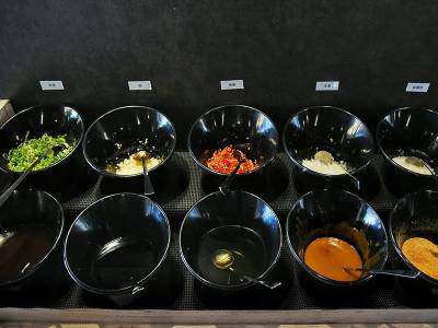 獨家傳統配方,多達11種湯頭任選!「川唐」個人鍋物嶄新登場