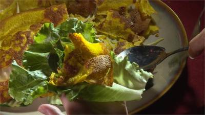 「金髮爆發魚」變身生春捲!鱗片脆到像洋芋片