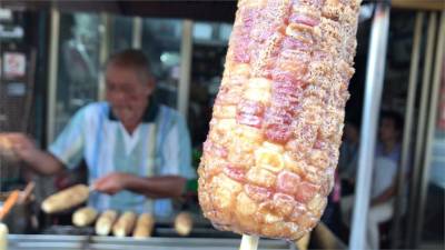 總是大排長龍!嘉義人氣烤玉米6醬料超美味