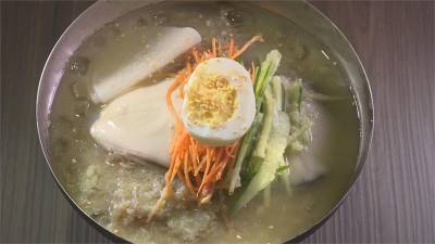 消暑又補充元氣! 韓國冷麵加入手掌大生蠔