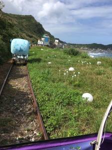 跟著小編玩基隆~搭乘濱海奇基線 來趟深澳鐵道自行車半日遊