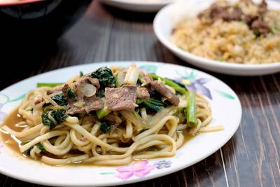 王師父牛肉炒麵|南投市場平價美食!最受客人歡迎的炒麵炒飯