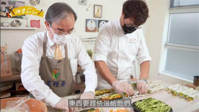 影/南韓大廚力挺醫護 親做水果餐盒贈「抗疫英雄」