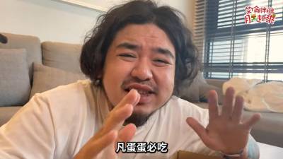影/「佛神」試吃巨型雞佛披薩 作嘔噴淚吐感言
