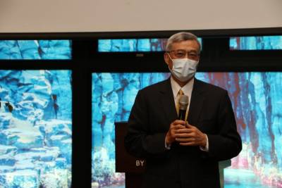 澎湖福朋喜來登攜手澎湖監獄打造全台最大砂畫 「大自然的禮物-鬼斧神工之藍洞」巨幅創作