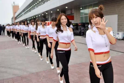 到了夏威夷~才知道女人,其實可以不必買胸罩!