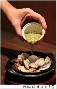 〔台北〕裘斯漢堡 ─ 創意十足,「聖誕甜甜圈牛肉堡」精彩呈現~