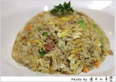〔台北〕華國飯店長虹酒吧 ─ 帝國鐵板炒飯真是太美味了~