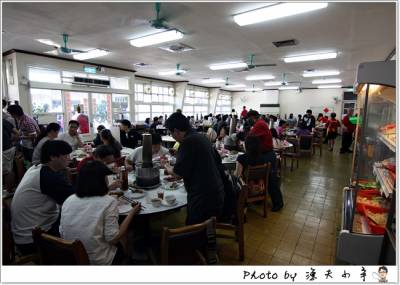 〔台北〕台電勵進餐廳 ─ 排隊美食「酸菜白肉鍋」,蔥油餅 各式小菜也超厲害~