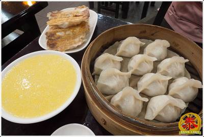 台北大安 - 頂好紫琳蒸餃.京城東區內少有的高CP平價美味 尤其是在天龍國都心內更難得