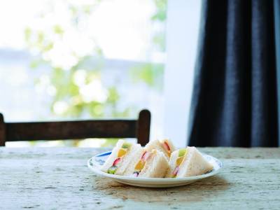 夏日輕食新選擇，【水果卡士達三明治】當季水果打造專屬自我小確幸
