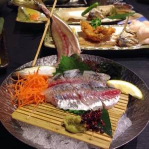 這間讓你「自己的晚餐自己釣」的超酷餐廳！日本人真的太有創意啦～