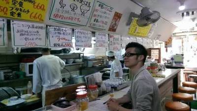 這位日本老人開飯館，5000人吃飯不付錢，只需做一件小事......