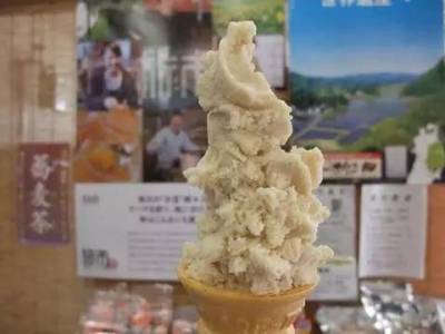 日本10款根本下不去嘴的冰淇淋，這到底是什麼鬼啊！ 10吃下去前要有很大的勇氣