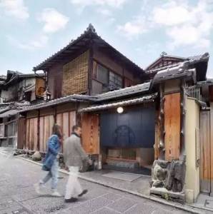 京都打造了全球第一家榻榻米星巴克！還沒開業就驚艷了全世界！