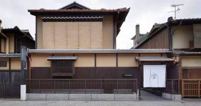 京都打造了全球第一家榻榻米星巴克！還沒開業就驚艷了全世界！