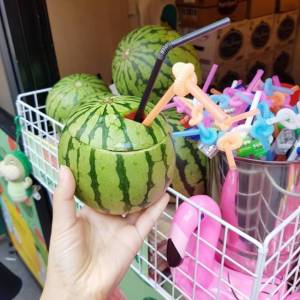 最近韓國流行這樣吃西瓜！這款人手一個的網紅單品你GET了嗎