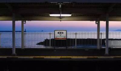 誰說看海一定要去海灘？日本這5座海邊車站能把你美到「昏厥」！