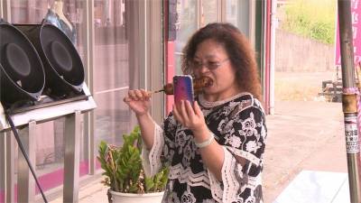 傳承爺爺獨門醬汁 炭烤豬油玉米香氣四溢